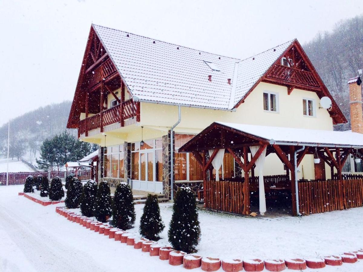 Olimpia Villa Tibod 外观 照片